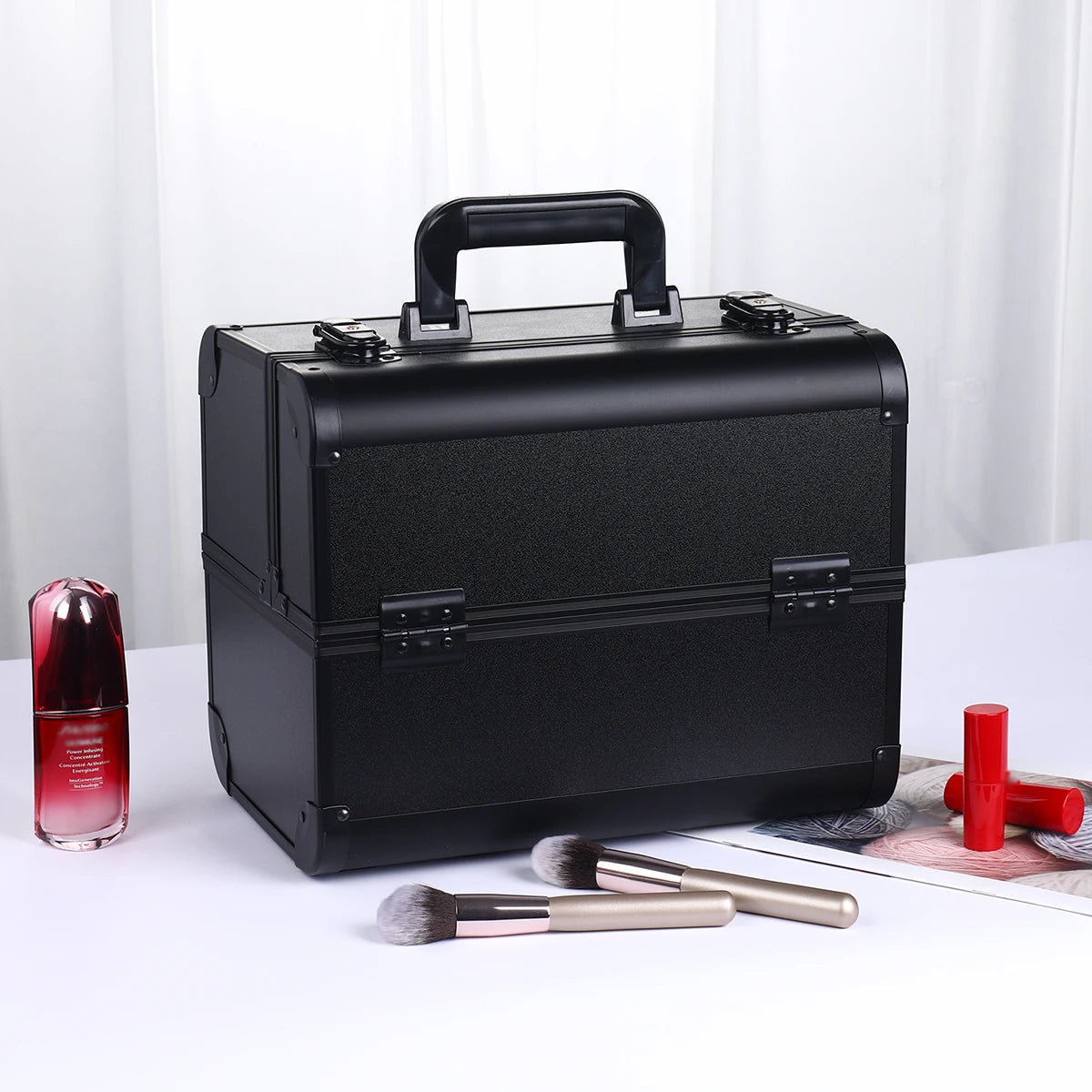 Malette de maquillage en alliage d’aluminium, idéale pour ranger les outils de pédicure. Boîte cosmétique portable avec poignée, parfaite pour organiser et transporter votre maquillage.