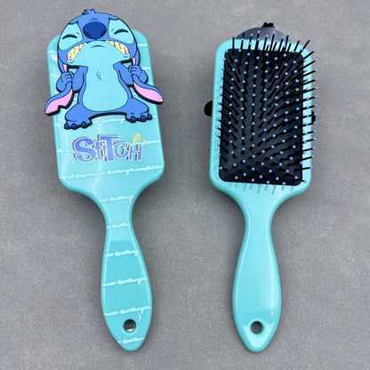 🩵 Série de brosses Stitch 2025 🩵 brosse à coussin d’air cartoon avec aiguilles arrondies – idéal pour les enfants, les filles et les étudiantes 🎀 Un cadeau adorable et pratique pour des cheveux doux et sans nœuds 💫