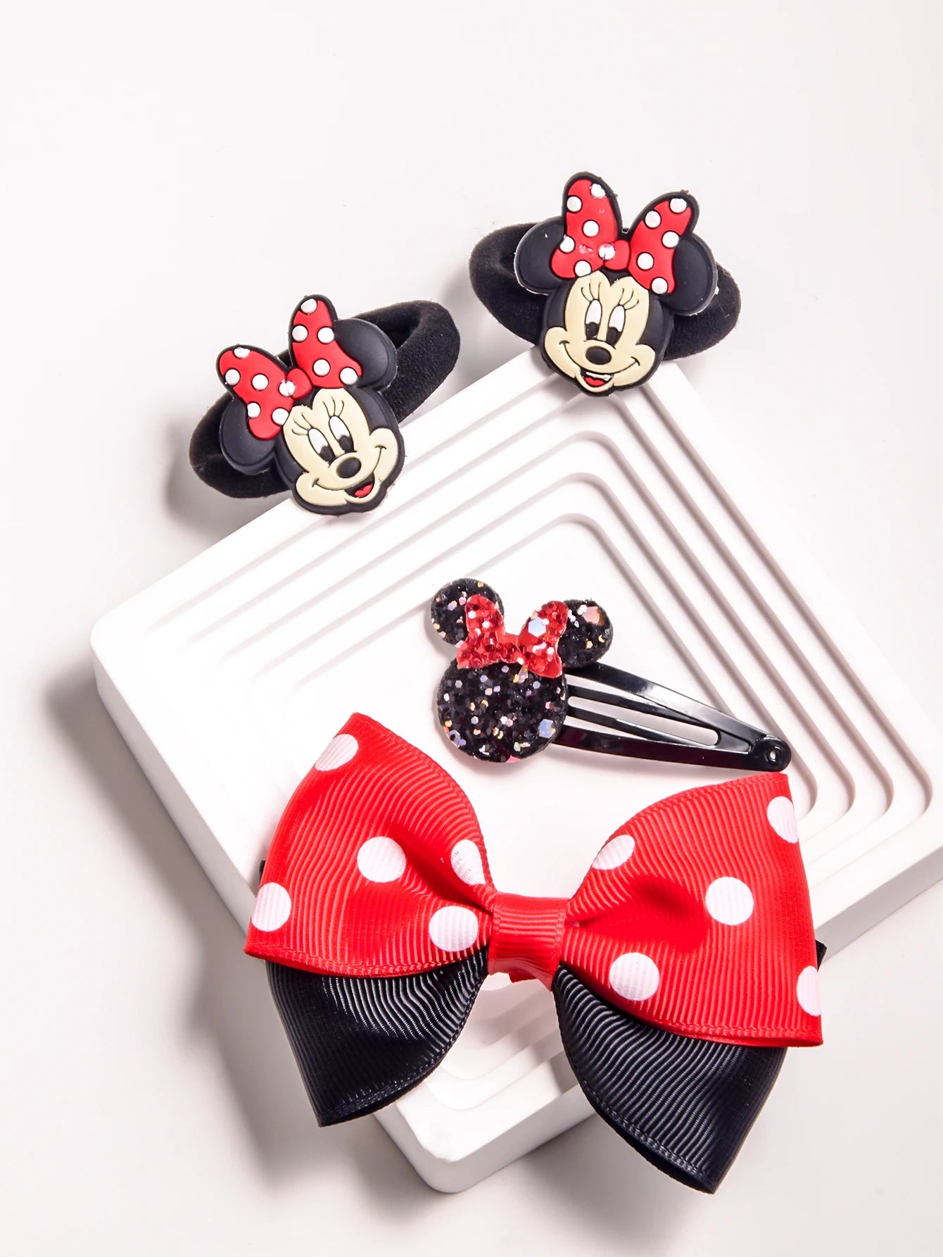 Set de 4 accessoires cheveux colorés style cartoon – Tendances mode, idéal pour la rentrée et les fêtes.