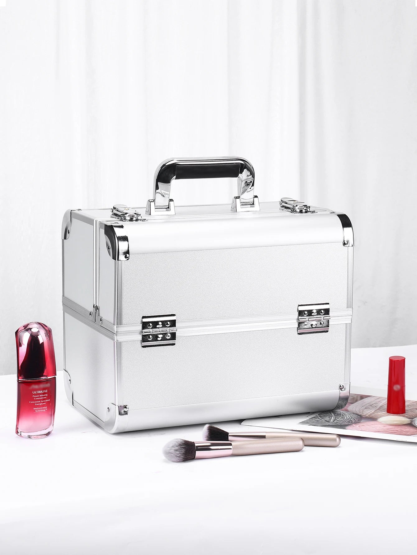 Malette de maquillage en alliage d’aluminium, idéale pour ranger les outils de pédicure. Boîte cosmétique portable avec poignée, parfaite pour organiser et transporter votre maquillage.