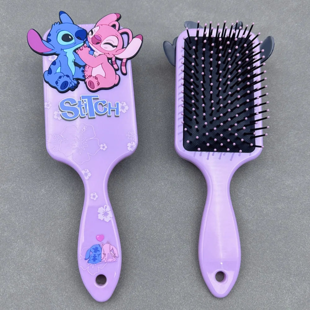 🩵 Série de brosses Stitch 2025 🩵 brosse à coussin d’air cartoon avec aiguilles arrondies – idéal pour les enfants, les filles et les étudiantes 🎀 Un cadeau adorable et pratique pour des cheveux doux et sans nœuds 💫