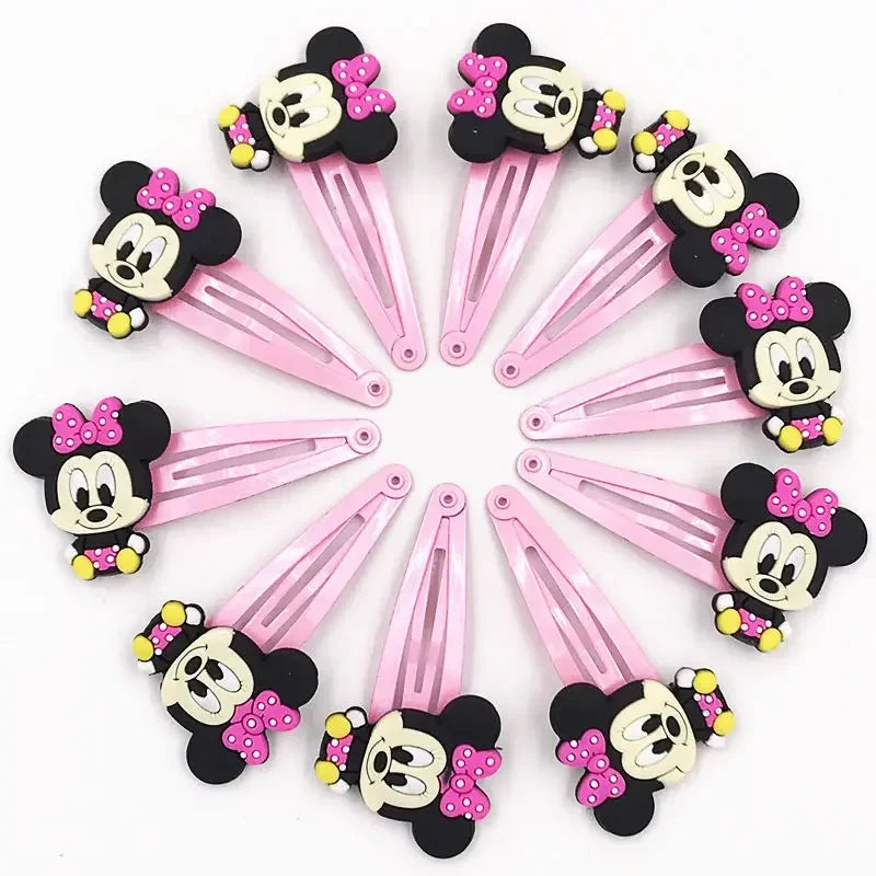 🎀 Lot de 10 pinces à cheveux Disney Mickey & Minnie 🎀 Pinces en PVC avec nœud à pois, style cartoon. Accessoires adorables pour filles — parfaits pour offrir ou compléter une tenue ! 💖