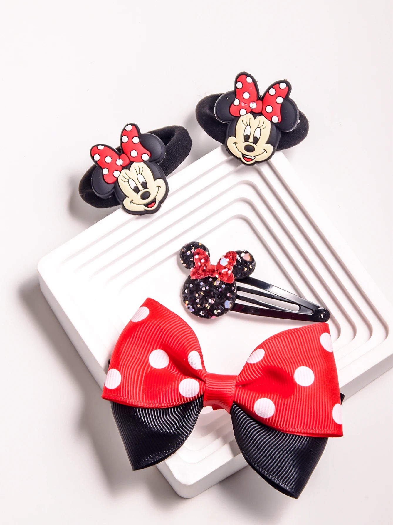 Set de 4 accessoires cheveux colorés style cartoon – Tendances mode, idéal pour la rentrée et les fêtes.