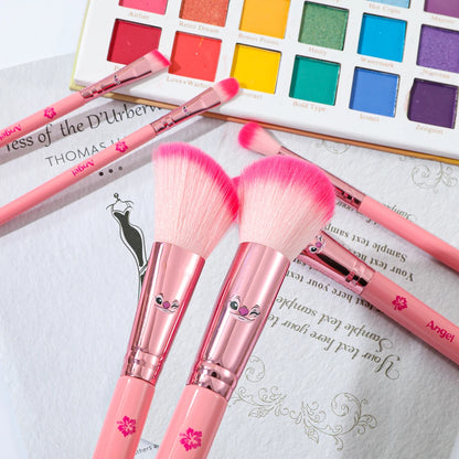 ✨ Set de 6 pinceaux roses Stitch trop mignons 💗🧸 – Pinceaux en bois pour fards à paupières 🎨, livré dans une jolie boîte cadeau 🎁 – Le choix parfait pour offrir ou se faire plaisir ! 🌟