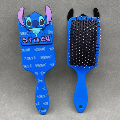 🩵 Série de brosses Stitch 2025 🩵 brosse à coussin d’air cartoon avec aiguilles arrondies – idéal pour les enfants, les filles et les étudiantes 🎀 Un cadeau adorable et pratique pour des cheveux doux et sans nœuds 💫
